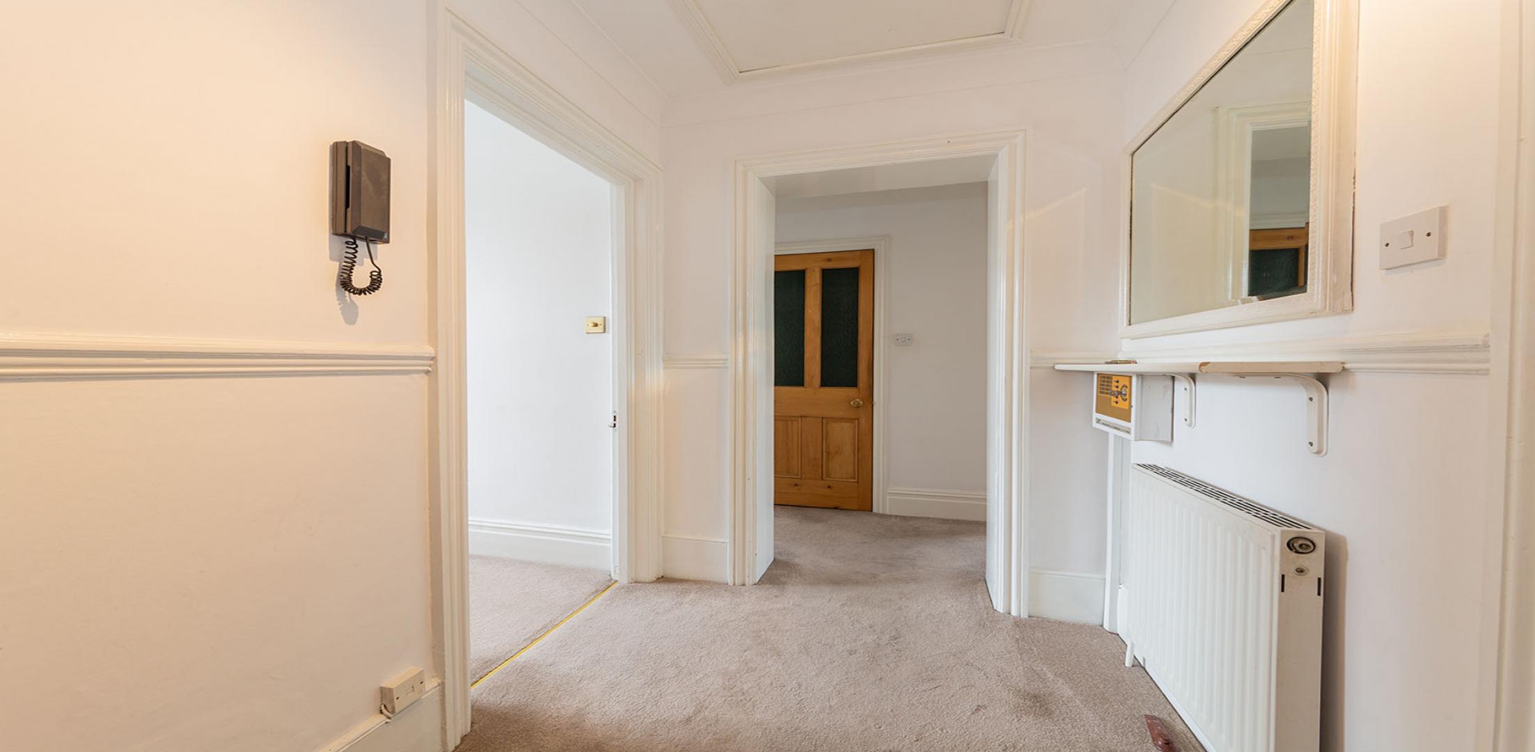 			3 Bedroom, 1 bath, 1 reception Flat			 Walm Lane, KILBURN/BRONDESBURY